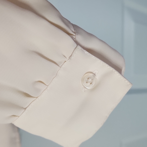 Susan Hutton, Woman's Sz 10, Cream, 100% Polyester, Top 1/3 Embrodiered Blouse - Picture 6 of 11